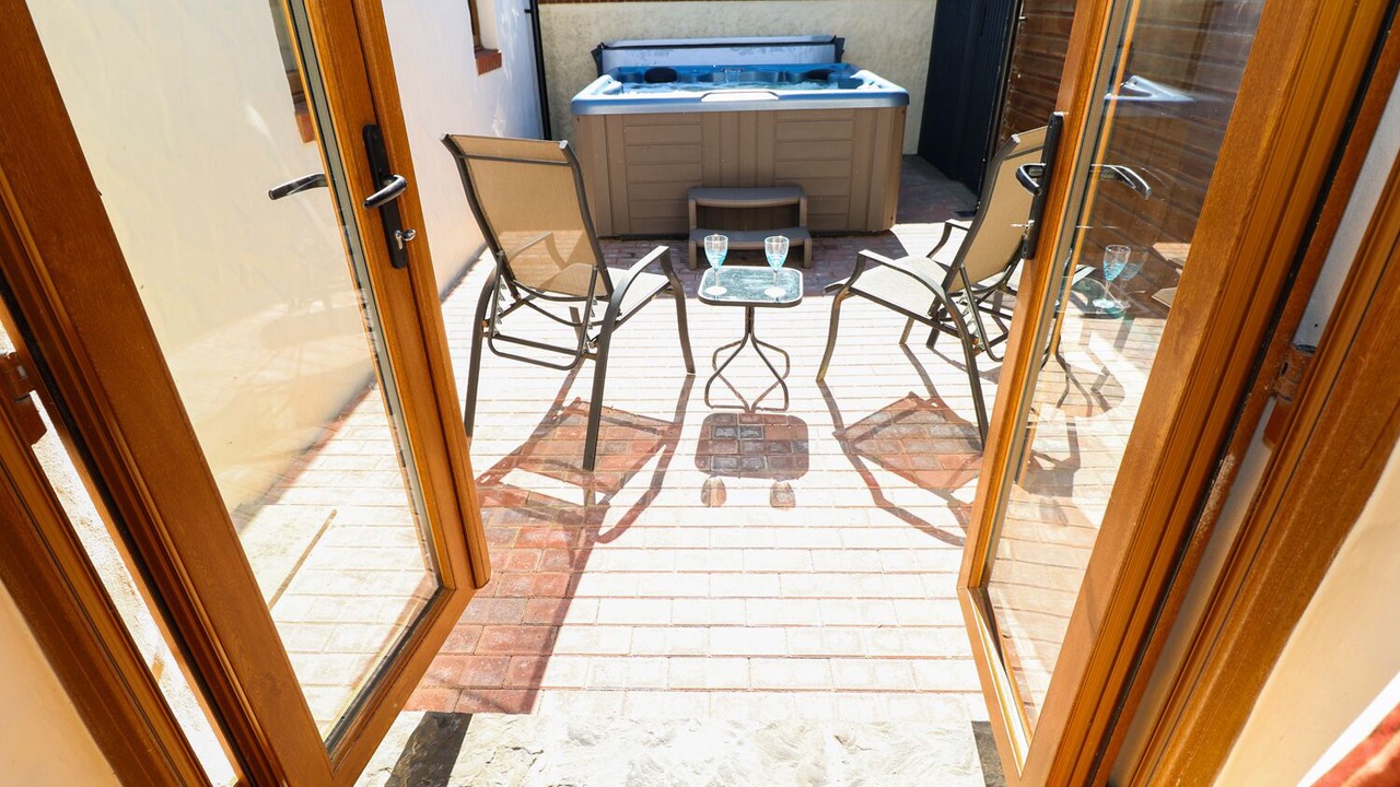 Photo of Patio Balcony in Efailwen