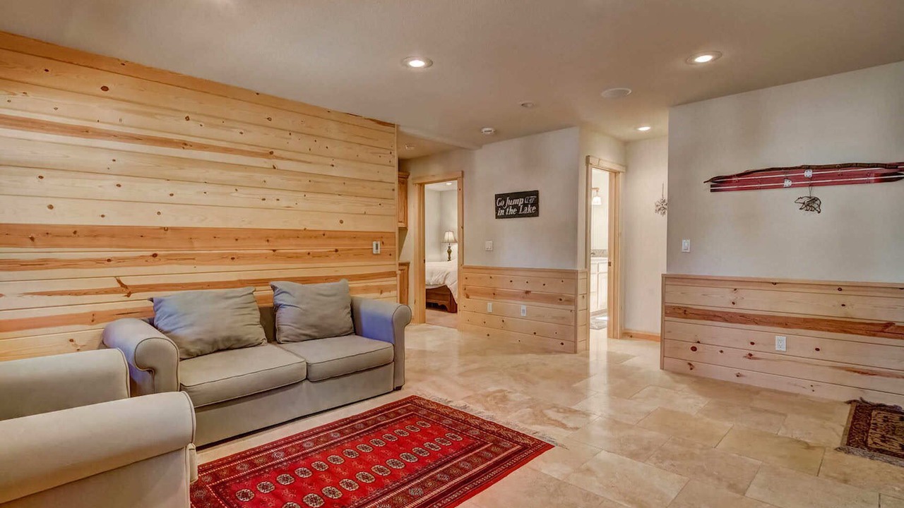 Photo of Livingroom in Country Club Estates