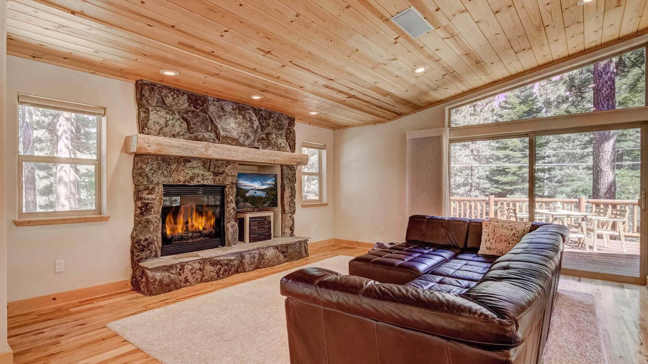 Photo of Livingroom in Country Club Estates