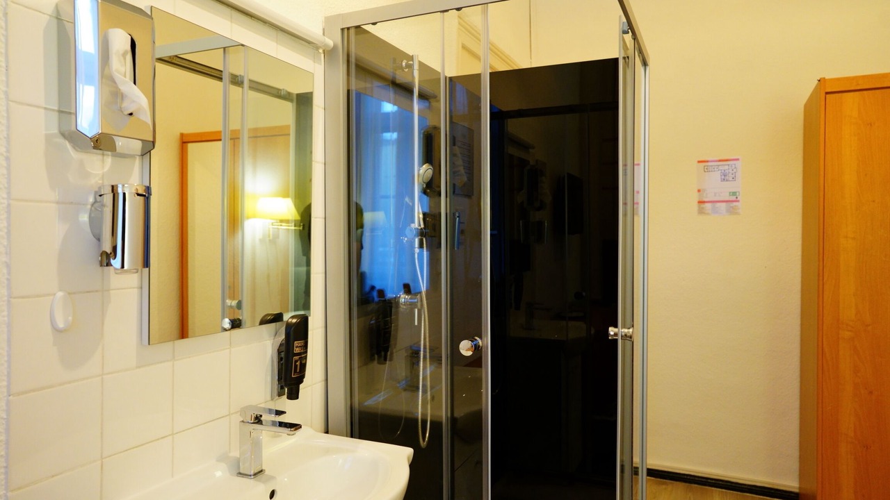 Photo of Bathroom in West Berlin Centre