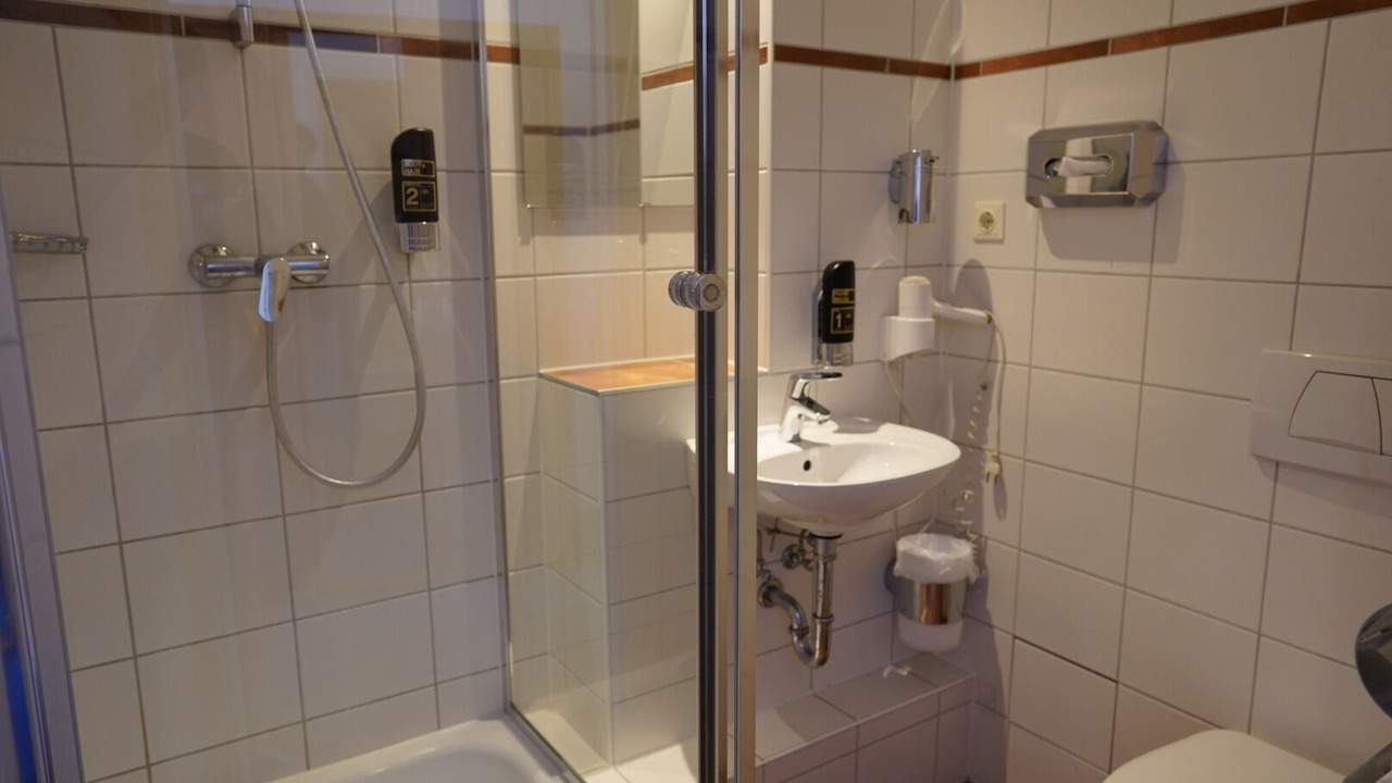 Photo of Bathroom in West Berlin Centre