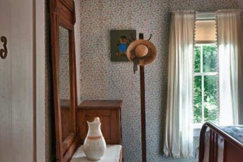 Photo of Bedroom in Lamoine Beach