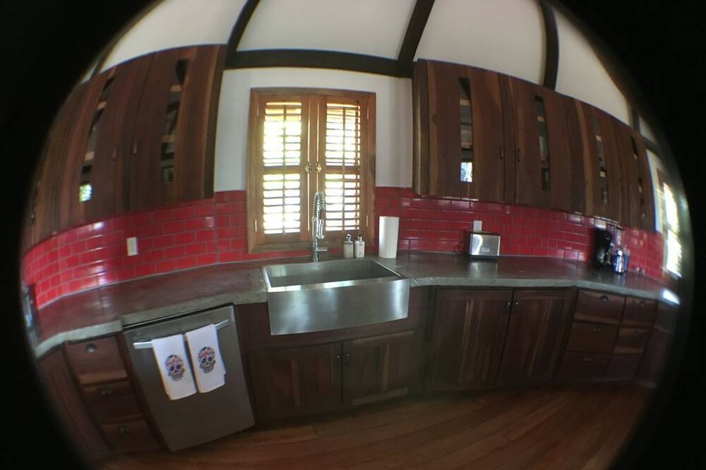 Photo of Kitchen in Bullet Tree Falls