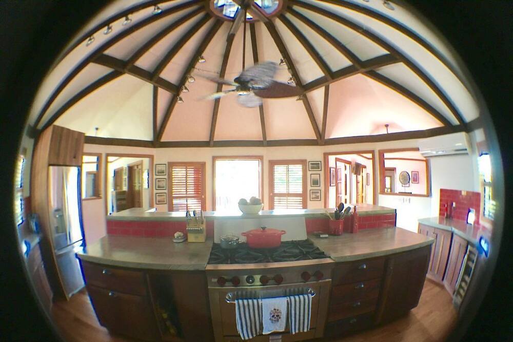 Photo of Kitchen in Bullet Tree Falls