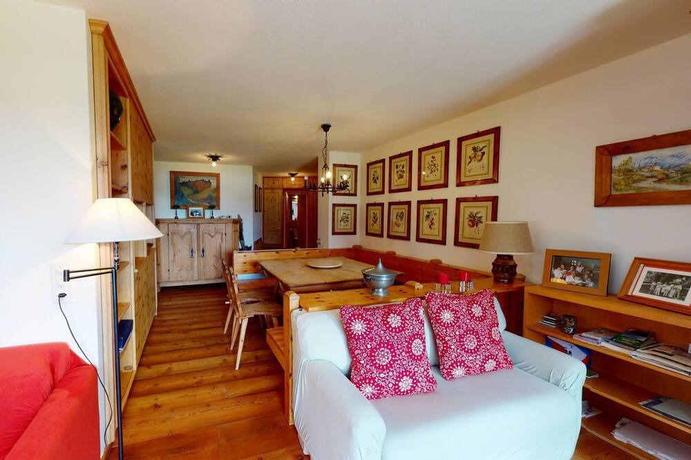 Photo of Livingroom in Surlej
