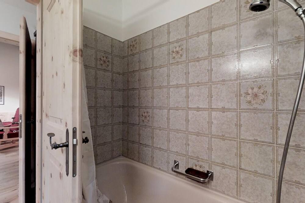 Photo of Bathroom in Surlej