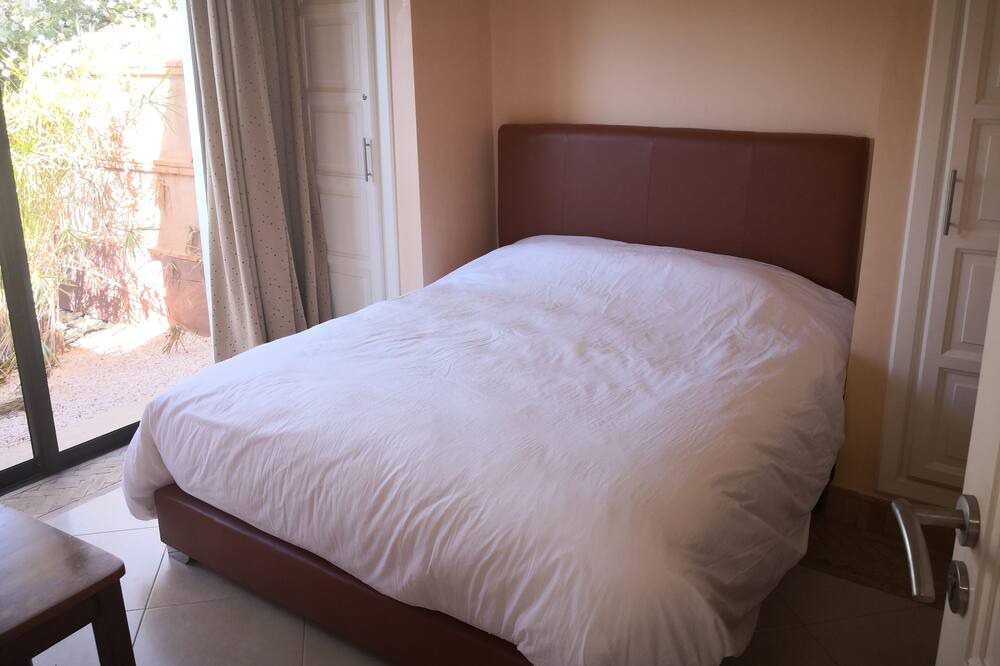 Photo of Bedroom in Issen