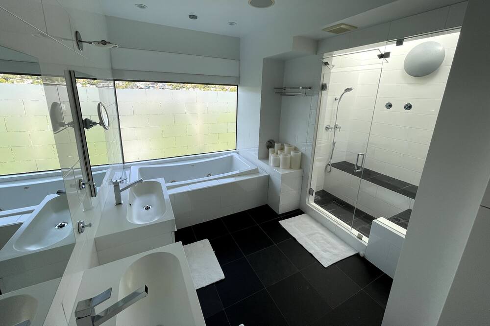 Photo of Bathroom in Belvedere Tiburon