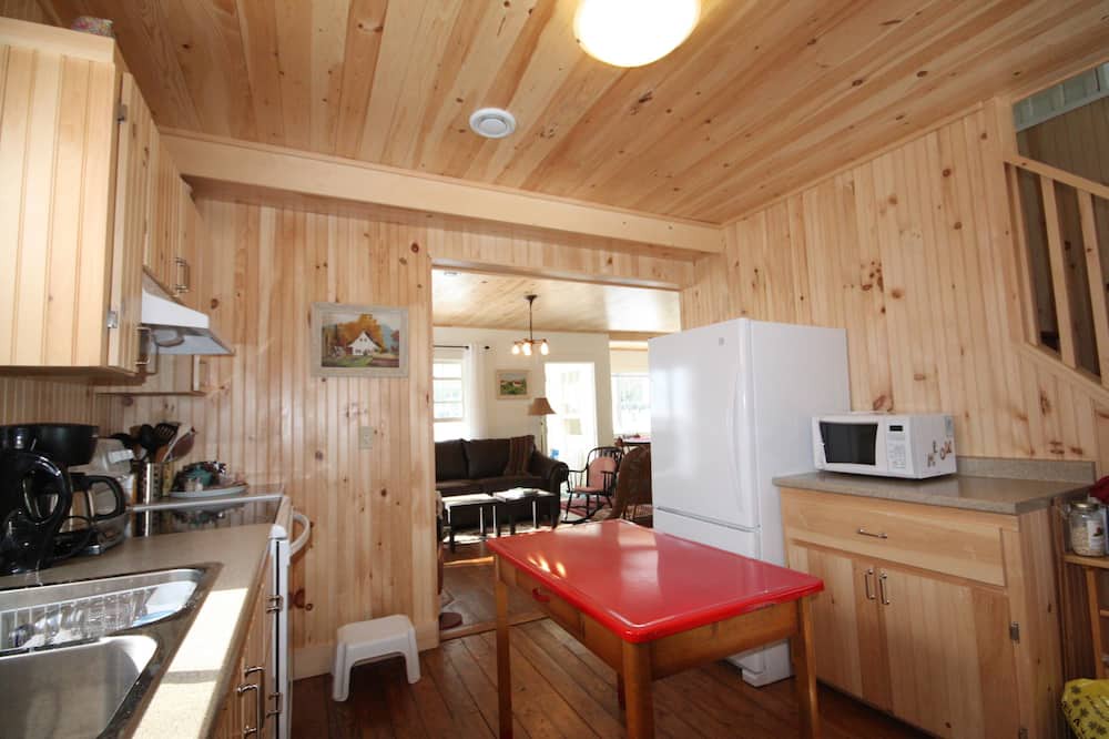 Photo of Kitchen in Boutiliers Point