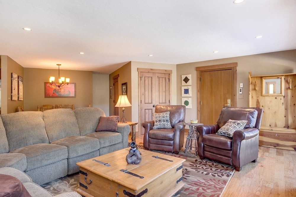Photo of Livingroom in Four O'Clock