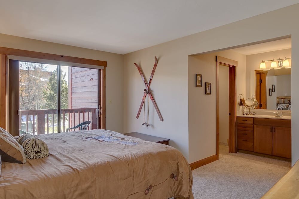 Photo of Bedroom in Four O'Clock