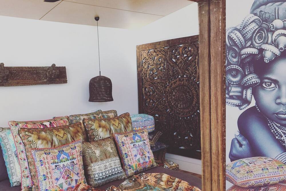 Photo of Livingroom in Mountain Lagoon