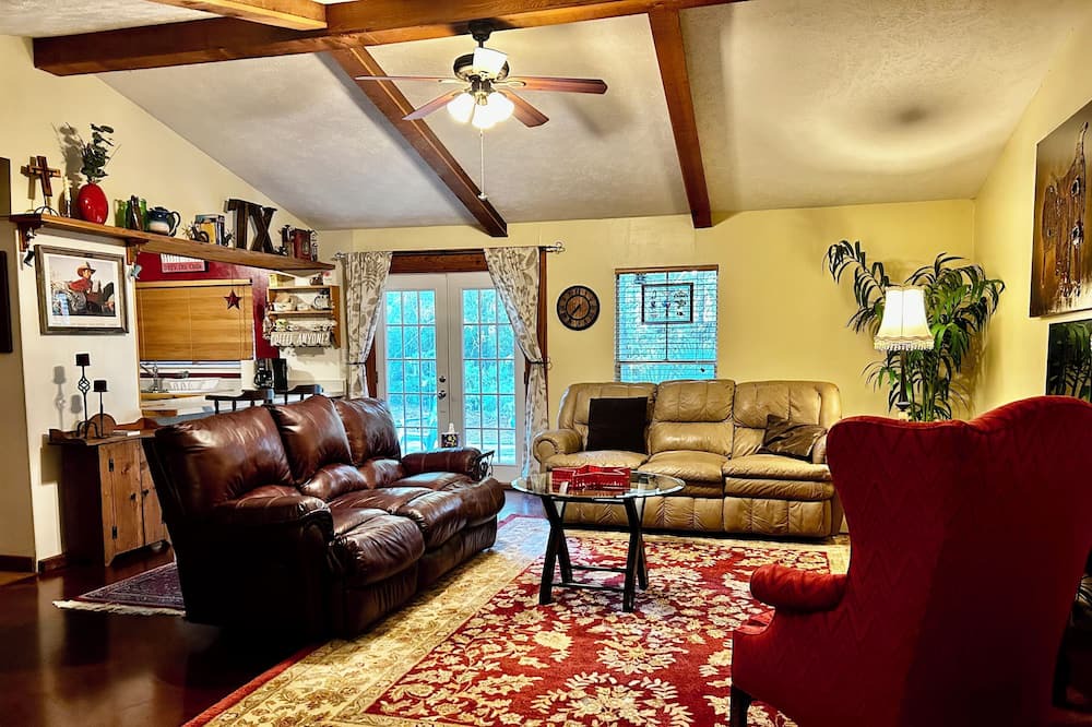 Photo of Bedroom in Grogan's Mill
