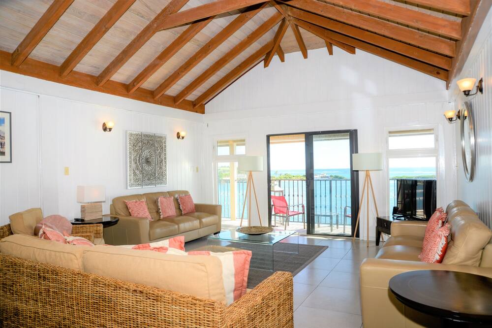 Photo of Patio Balcony in Mamora Bay