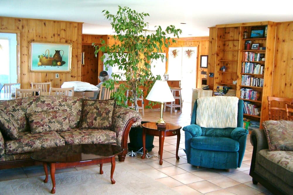 Photo of Bedroom in Hubbards