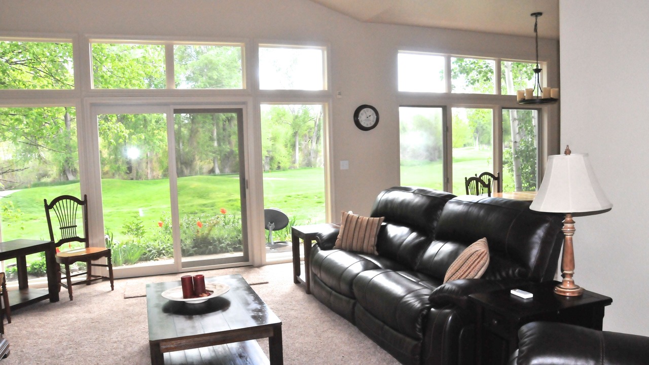 Photo of Livingroom in Dalton Ranch