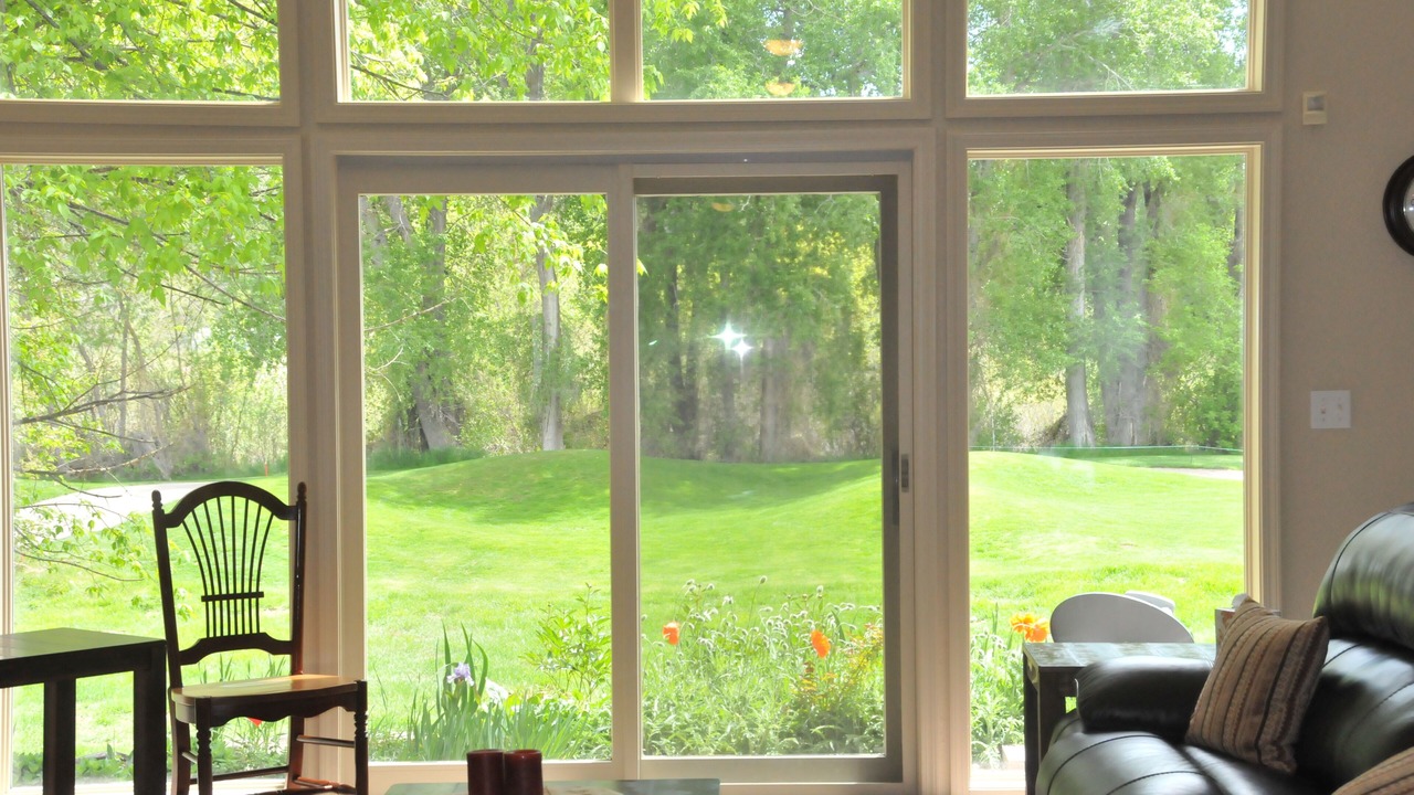 Photo of Livingroom in Dalton Ranch