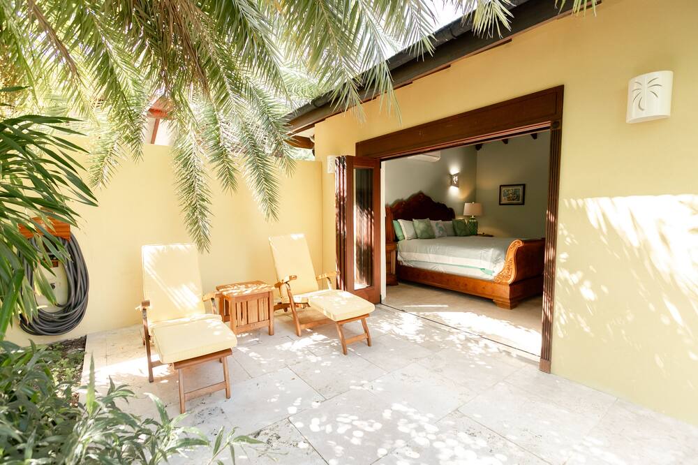 Photo of Patio Balcony in Mamora Bay