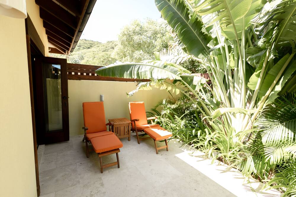 Photo of Patio Balcony in Mamora Bay