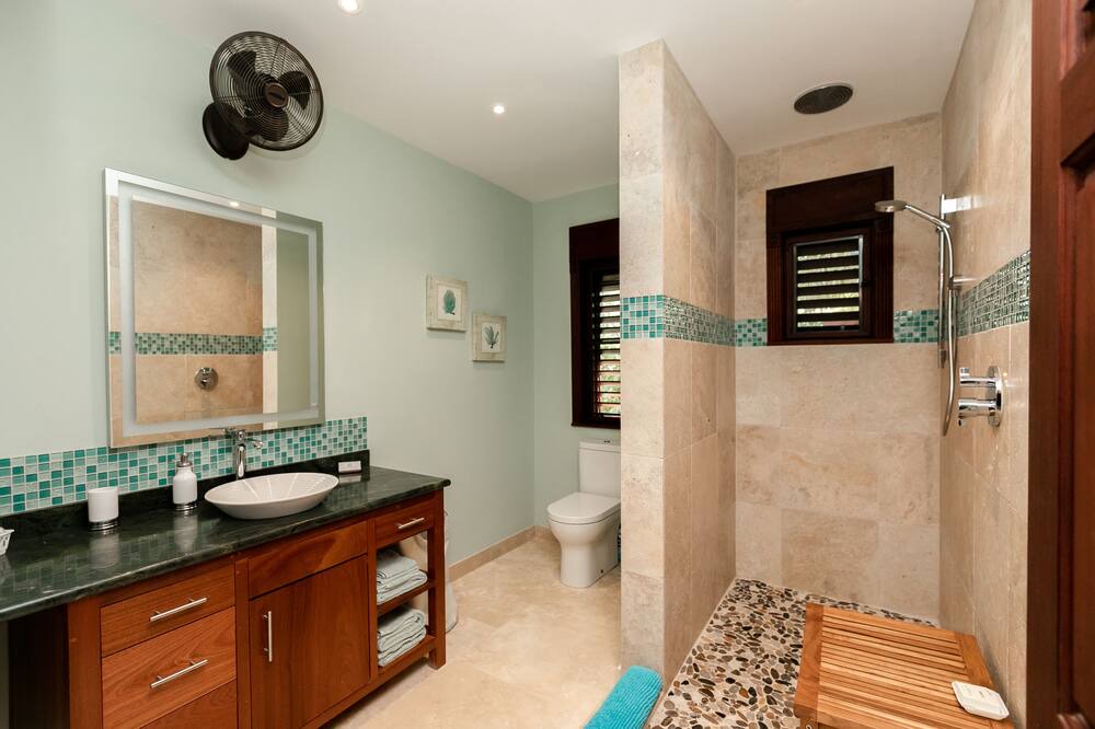 Photo of Bathroom in Mamora Bay