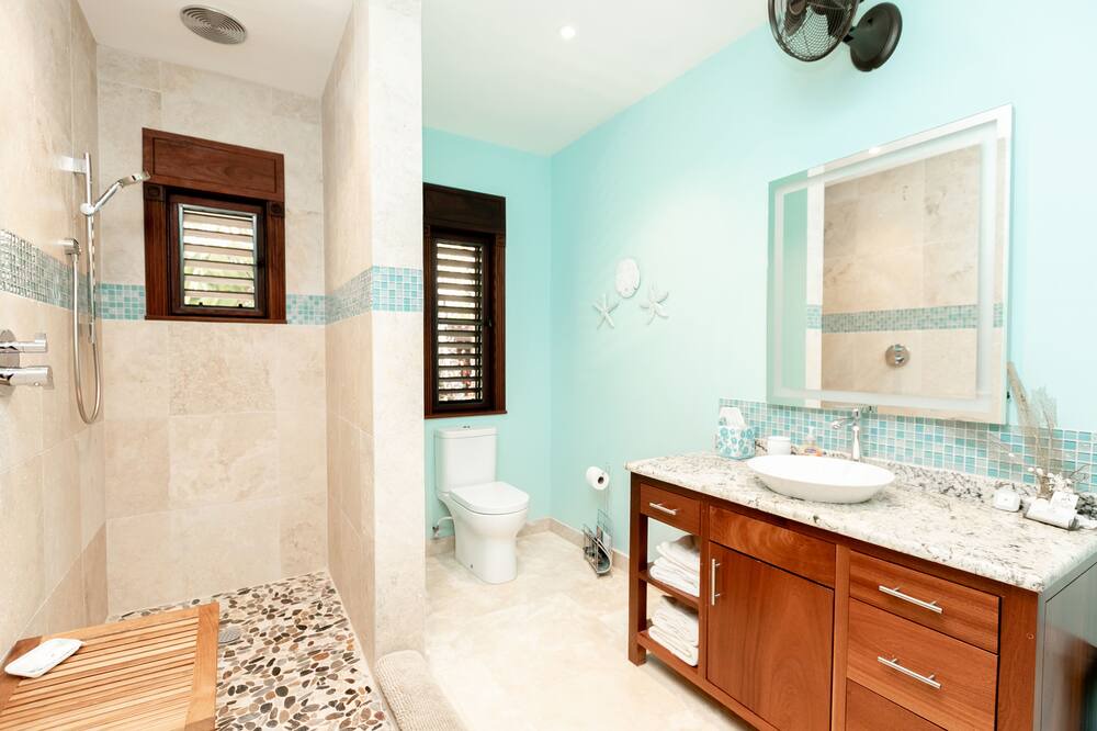 Photo of Bathroom in Mamora Bay
