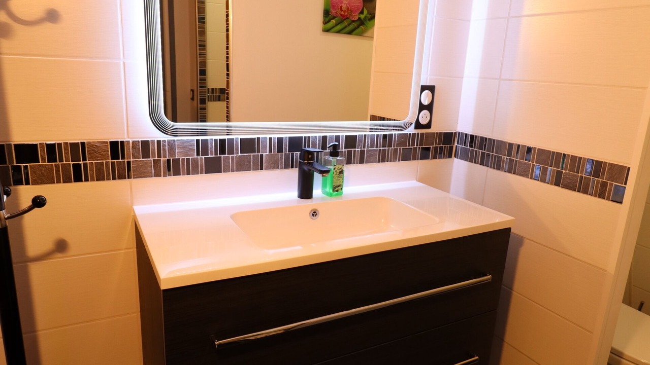 Photo of Bathroom in Albertville
