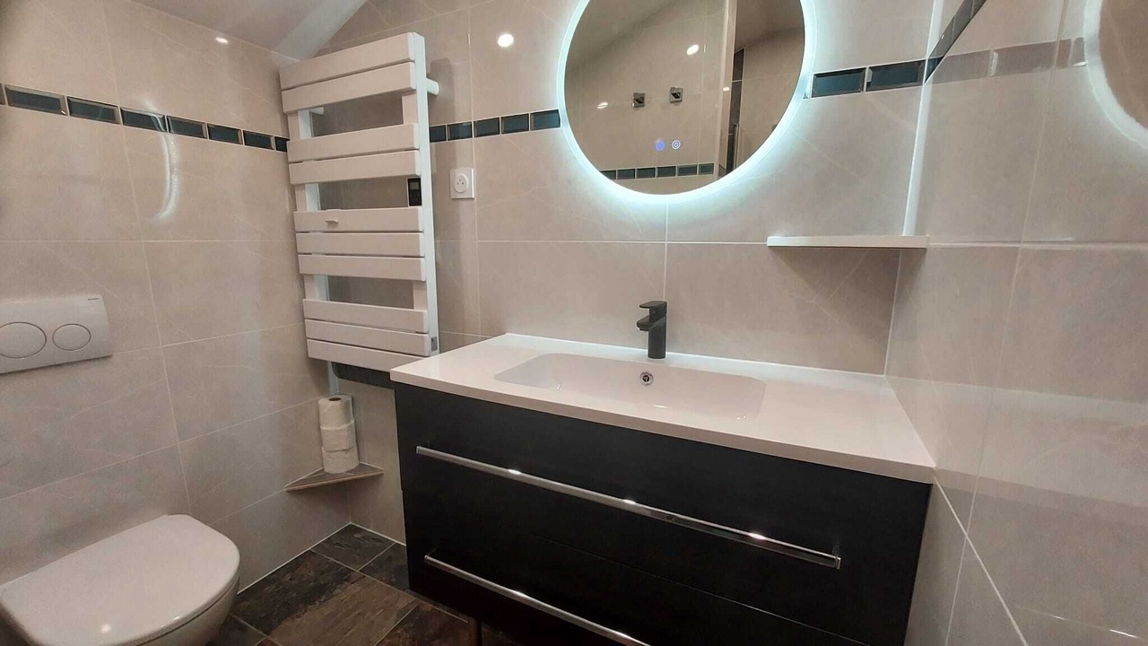 Photo of Bathroom in Albertville