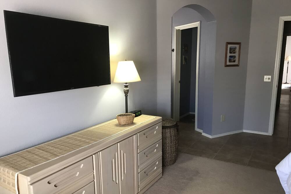Photo of Bedroom in Saddlebrooke