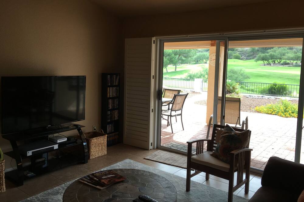 Photo of Bedroom in Saddlebrooke