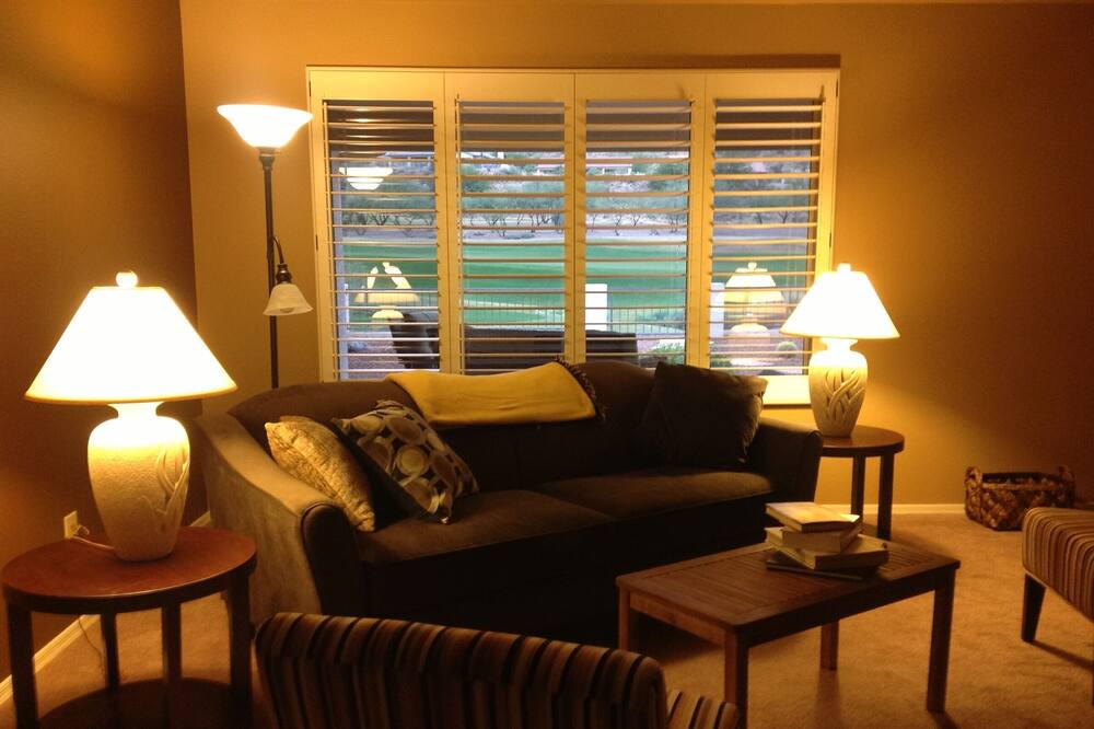 Photo of Bedroom in Saddlebrooke