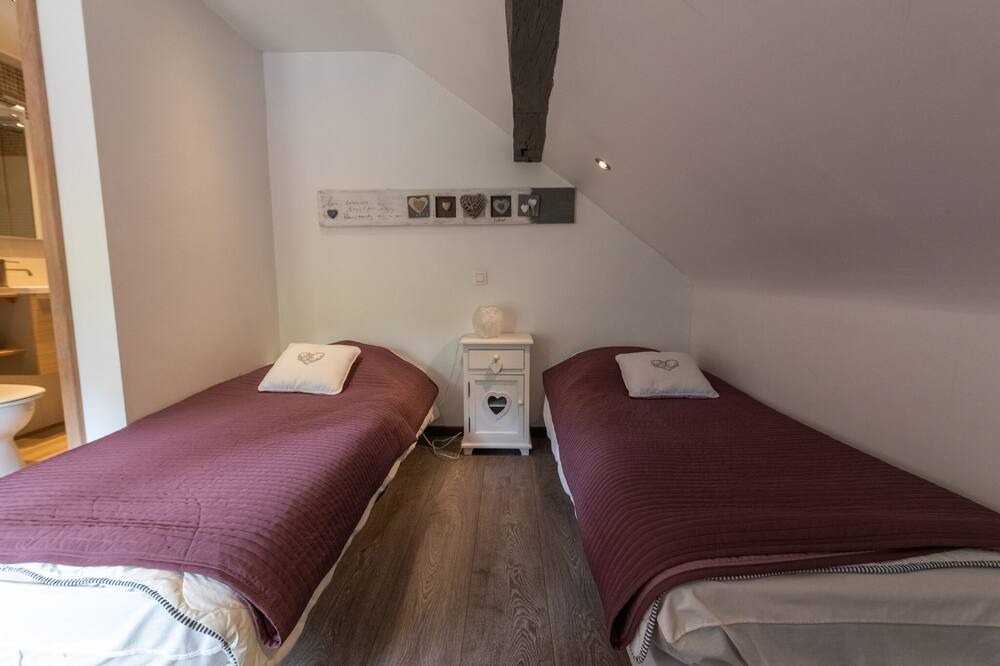 Photo of Bedroom in Grand Coo