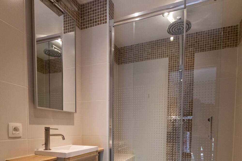 Photo of Bathroom in Grand Coo
