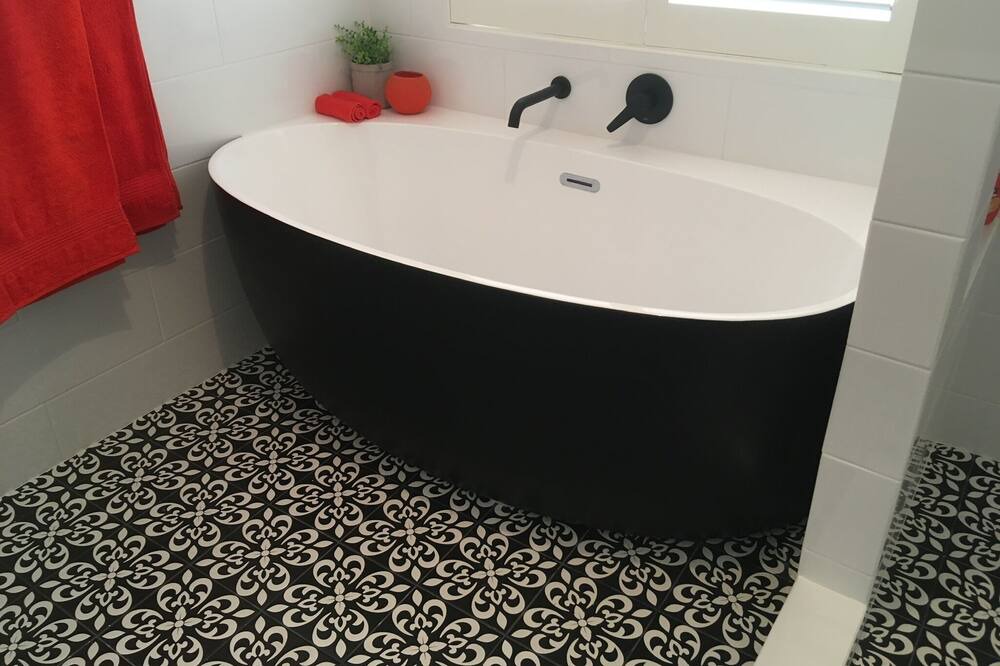 Photo of Bathroom in Rockingham