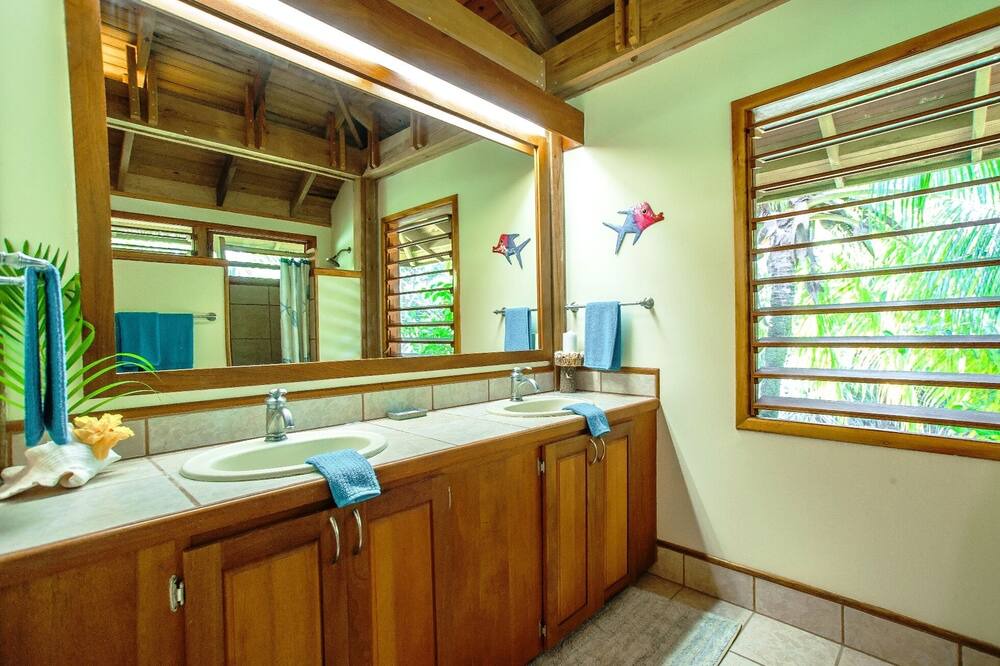 Photo of Bathroom in Palmetto Bay