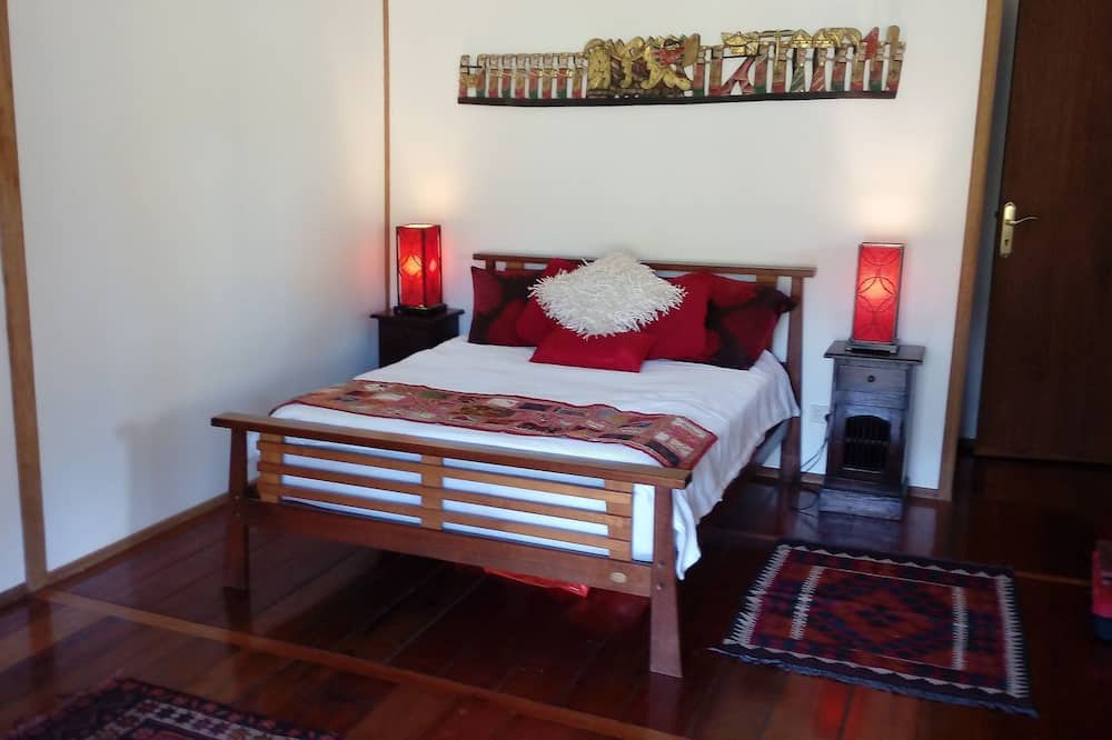 Photo of Bedroom in Main Arm