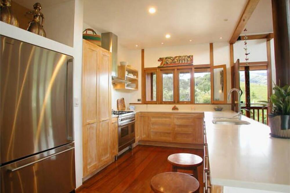 Photo of Kitchen in Main Arm