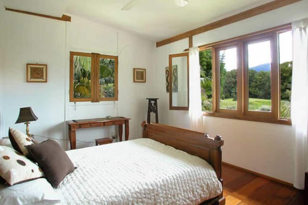 Photo of Bedroom in Main Arm