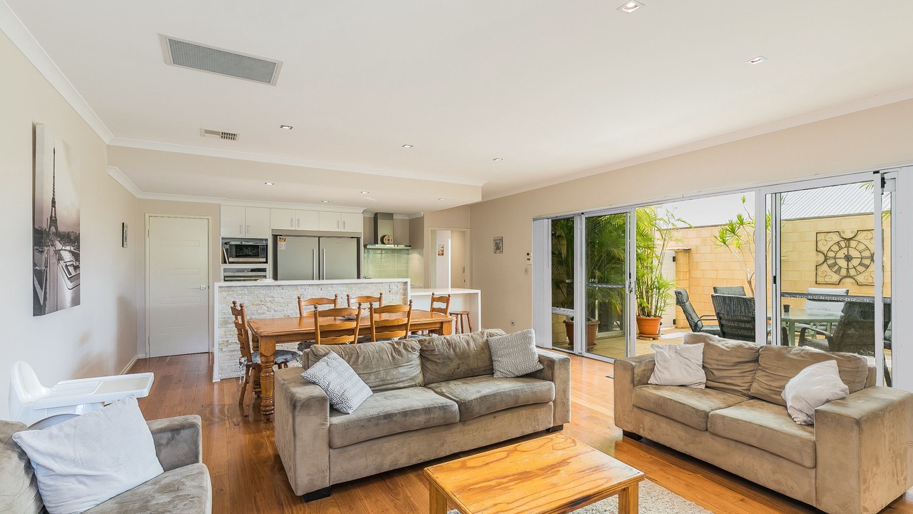 Photo of Livingroom in Clarkson