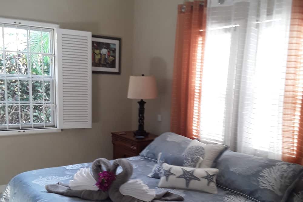 Photo of Bedroom in Bottom Bay