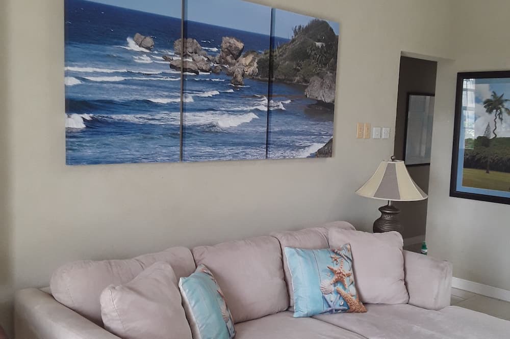 Photo of Livingroom in Bottom Bay