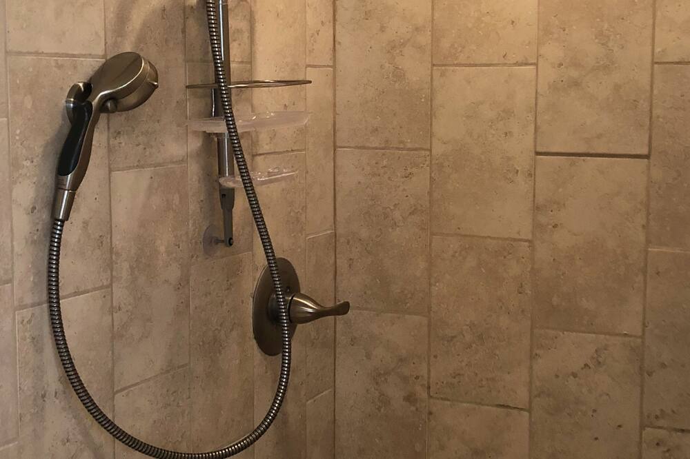 Photo of Bathroom in Marlyville - Fontainebleau