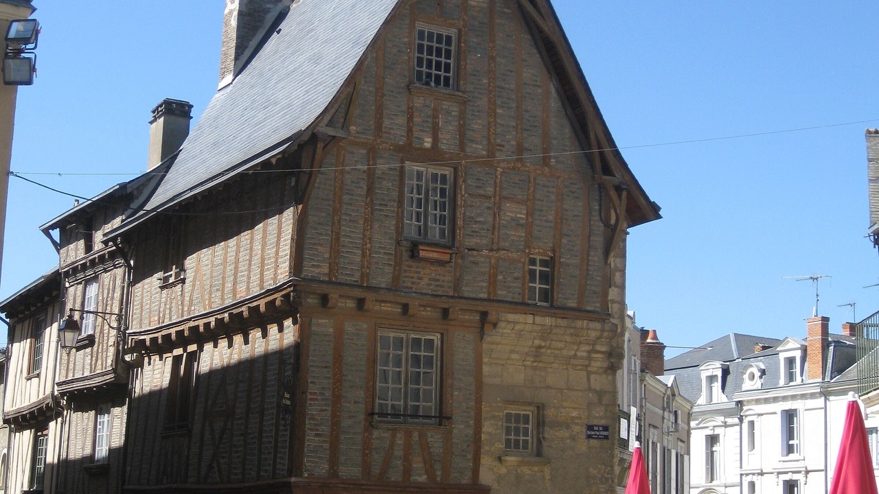 Photo of Buildings in Genneton