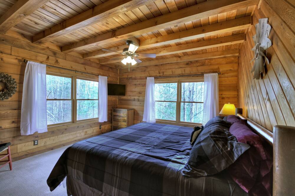 Photo of Bedroom in Hidden Lake