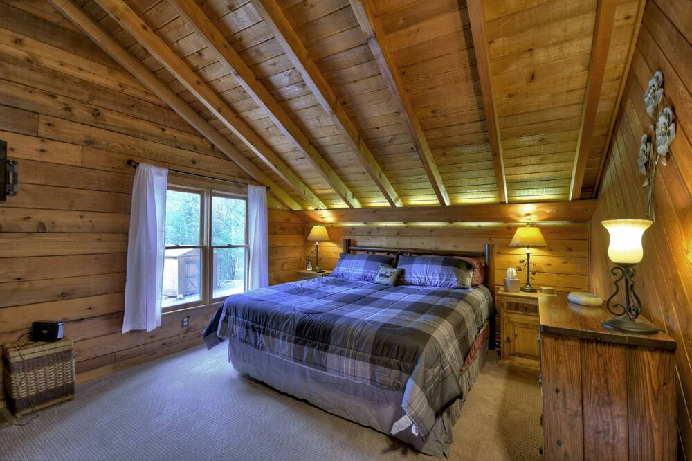 Photo of Bedroom in Hidden Lake