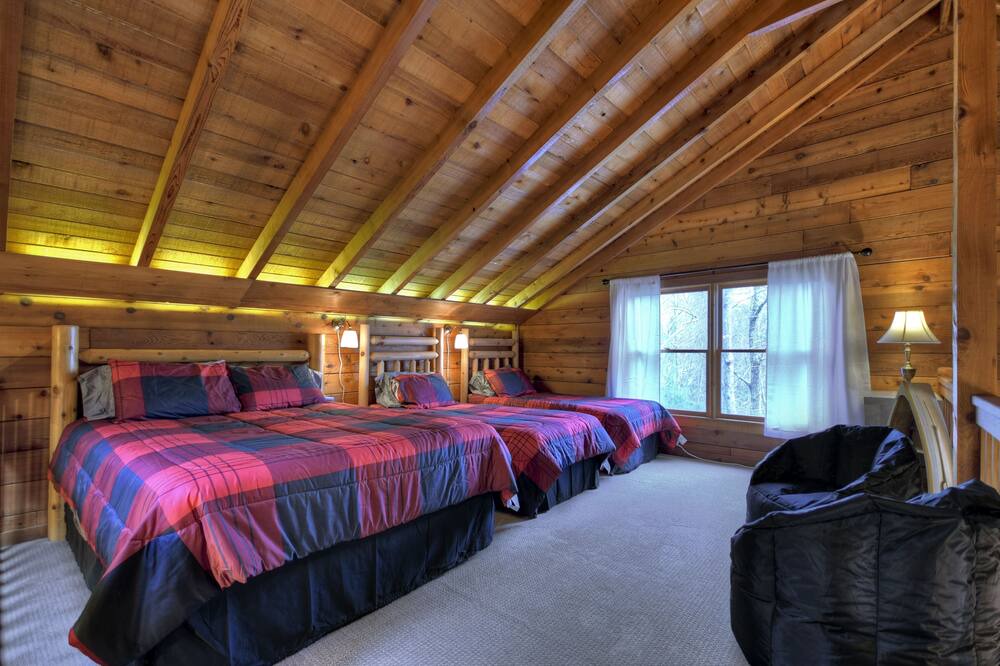 Photo of Bedroom in Hidden Lake
