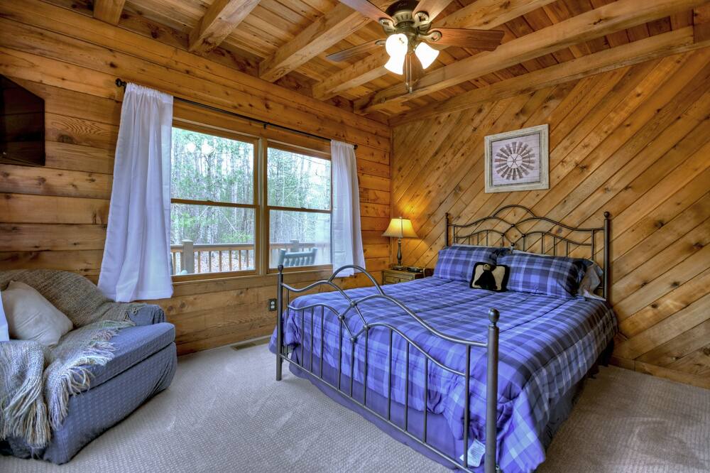 Photo of Bedroom in Hidden Lake