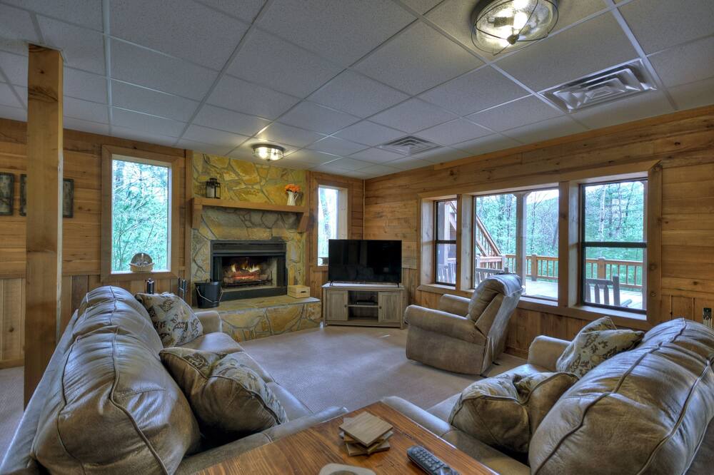 Photo of Livingroom in Hidden Lake