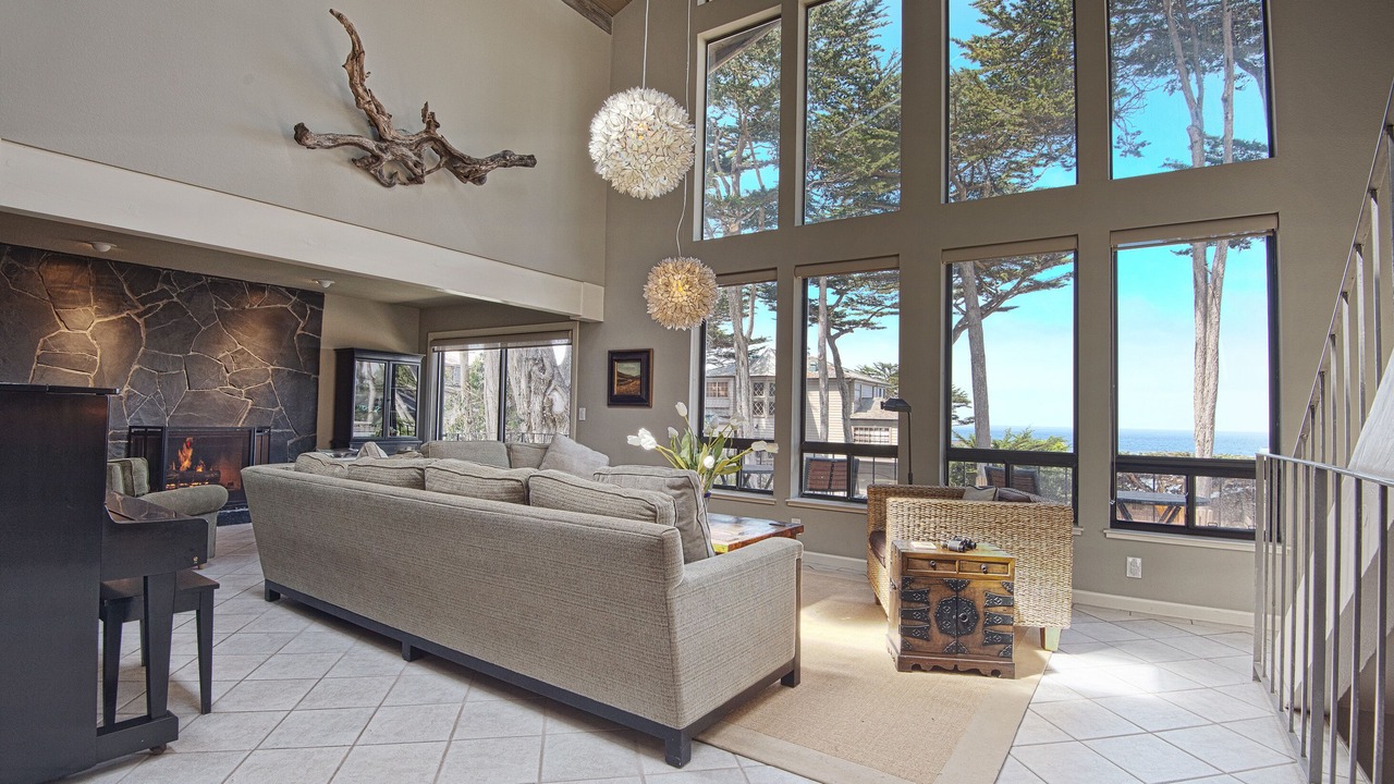 Photo of Livingroom in Carmel Point