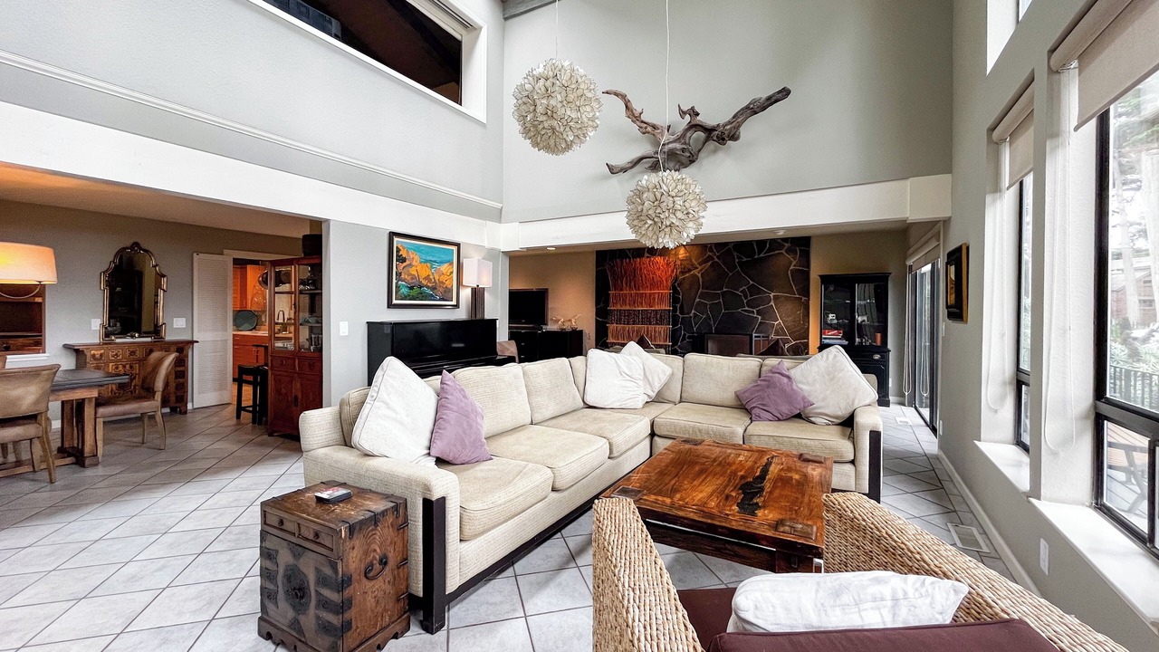Photo of Livingroom in Carmel Point