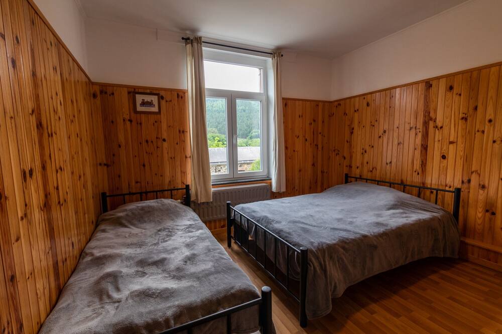 Photo of Bedroom in Coo
